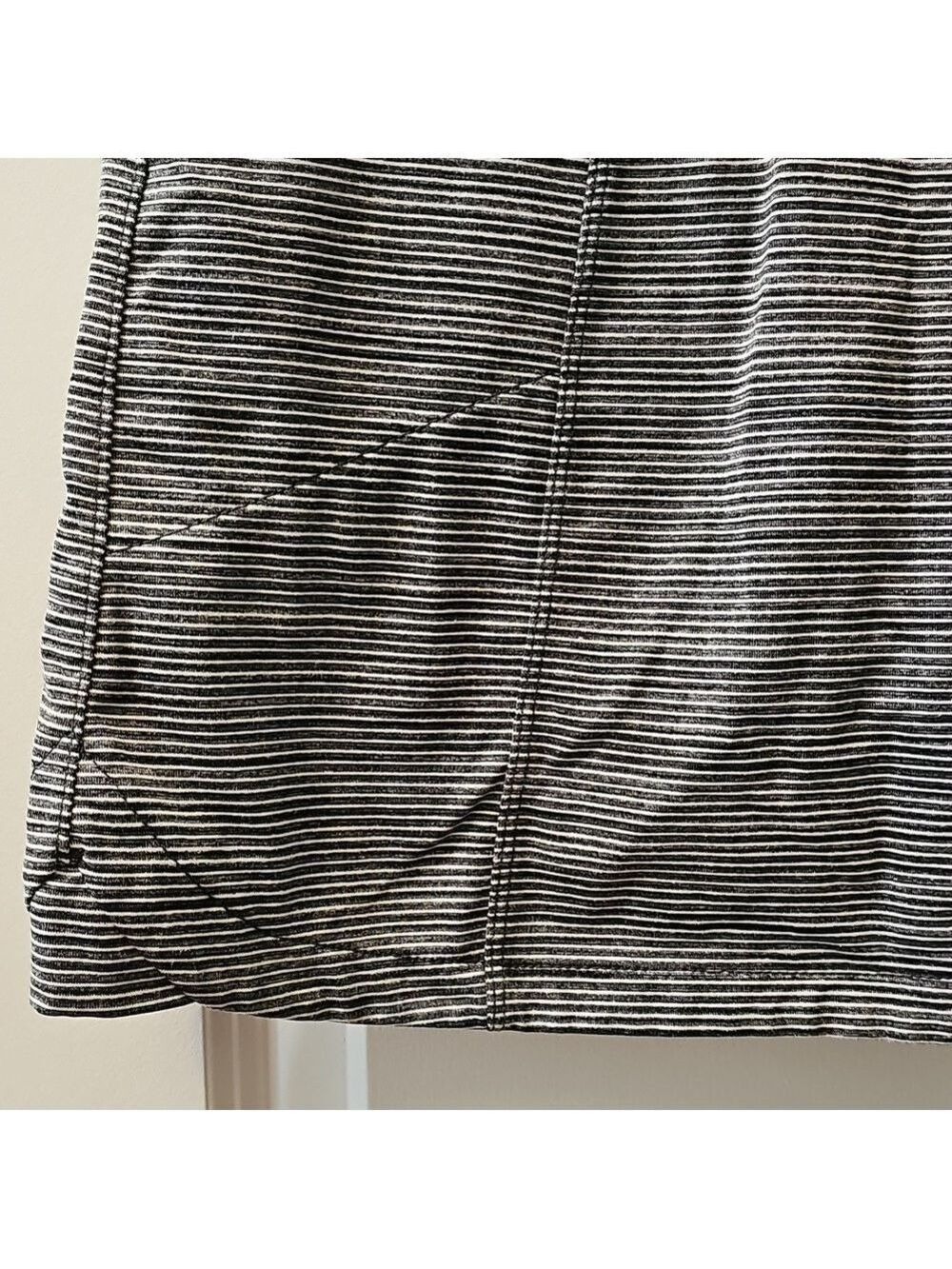 Athleta Grey and White Stripe Skort - Picture 3 of 9